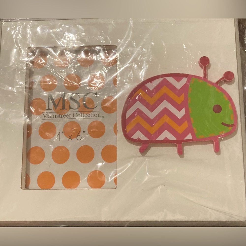 New In Package Mainstreet Collection Ladybug Picture Frame with Stand - Picture 4 of 13
